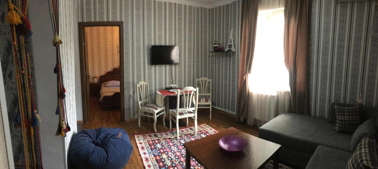 Tbilisi Central Street Cosy Apartments ภายนอก รูปภาพ