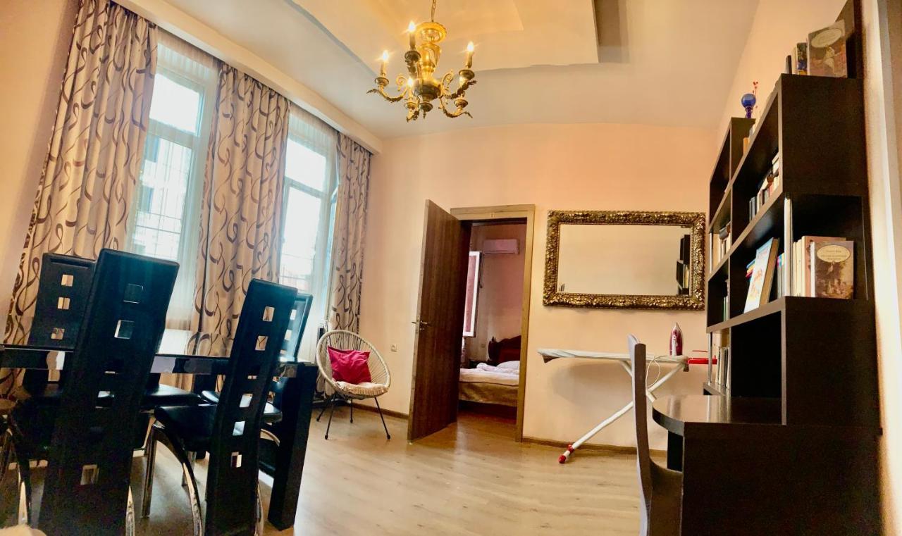 Tbilisi Central Street Cosy Apartments ภายนอก รูปภาพ